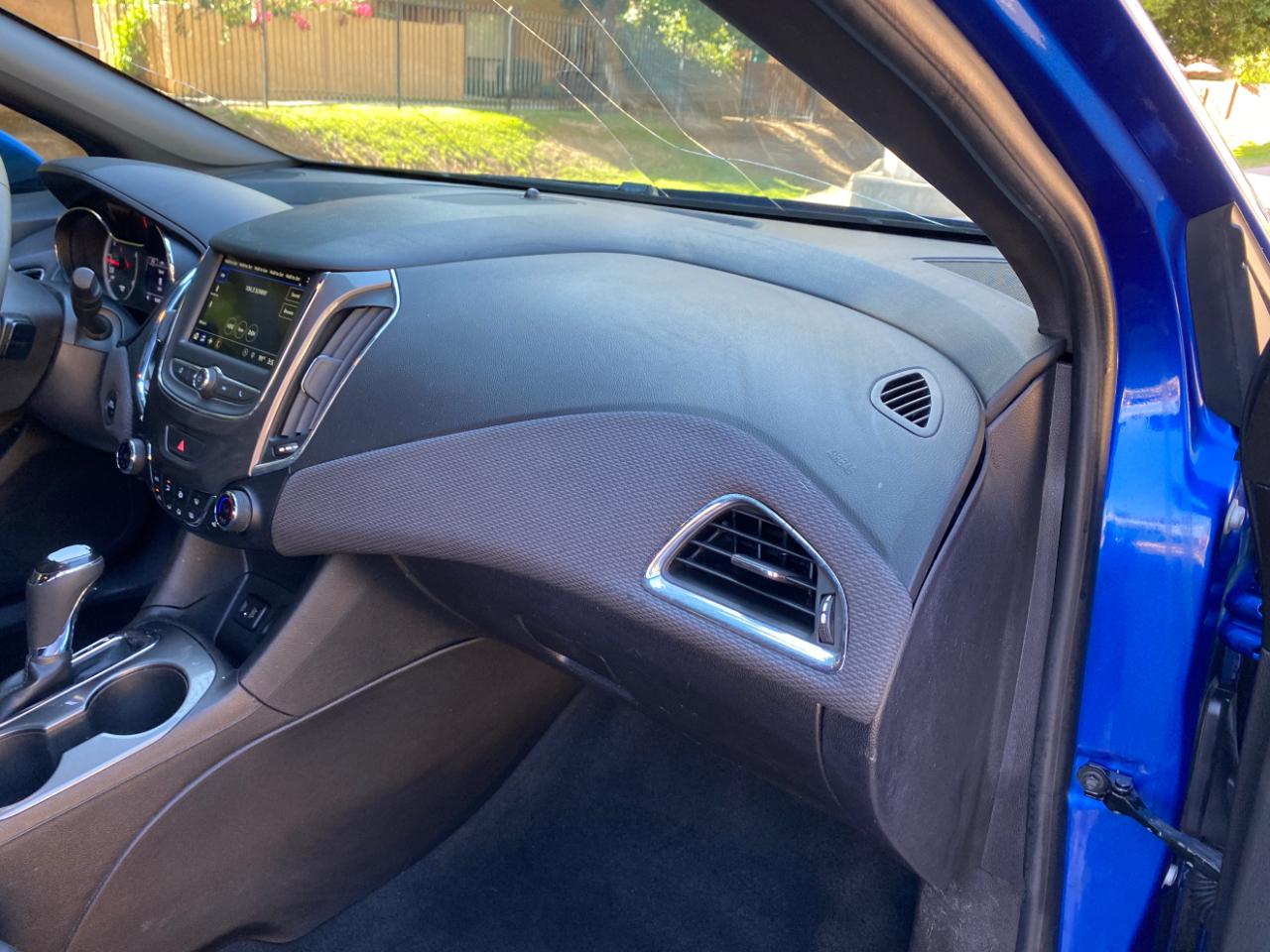 Chevrolet Cruze 4dr Sdn LT 2019