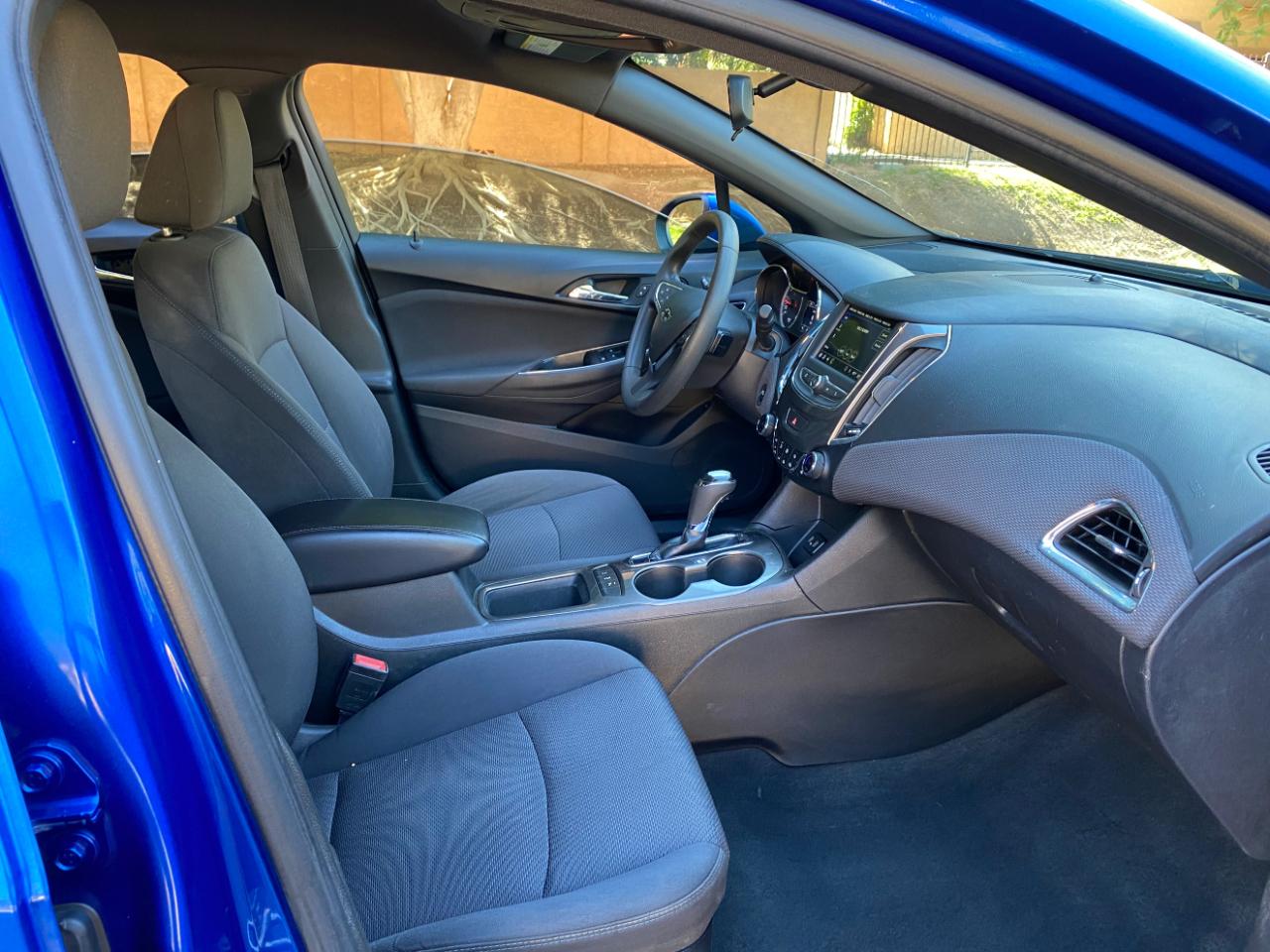 Chevrolet Cruze 4dr Sdn LT 2019