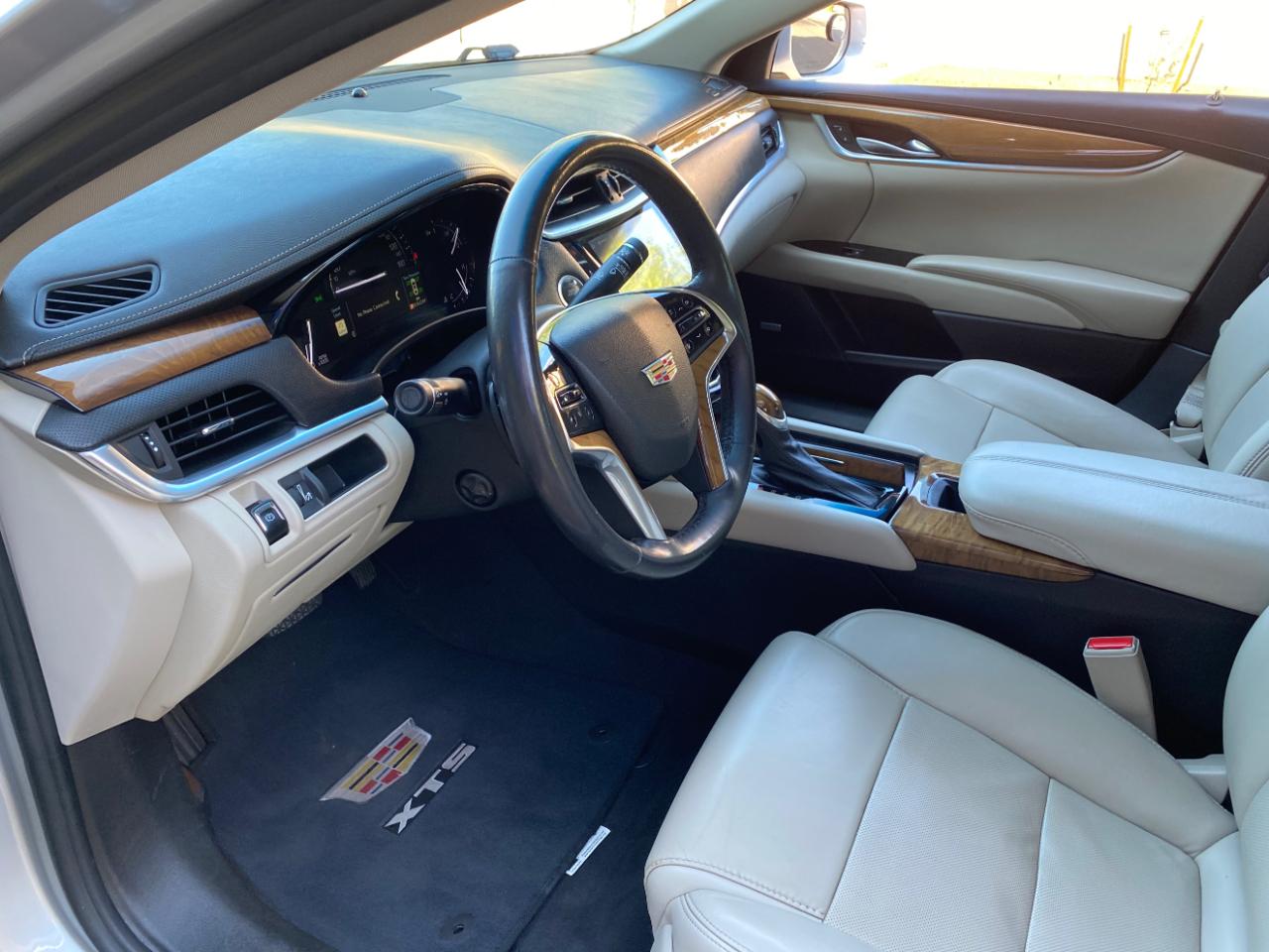 Cadillac XTS 4dr Sdn Luxury FWD 2018