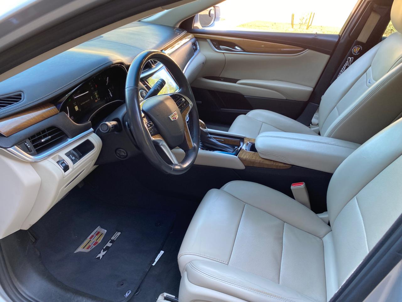 Cadillac XTS 4dr Sdn Luxury FWD 2018