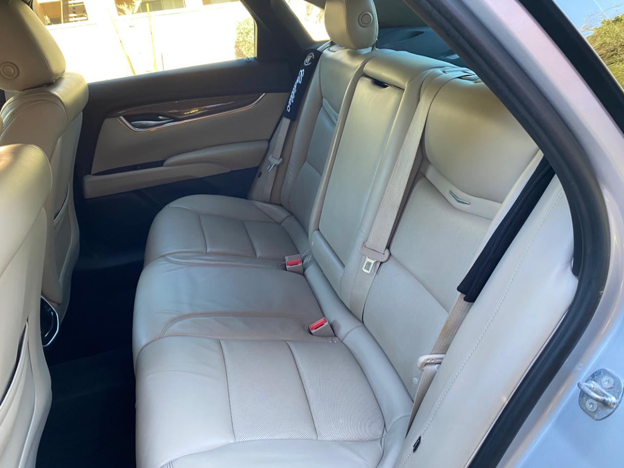 Cadillac XTS 4dr Sdn Luxury FWD 2018