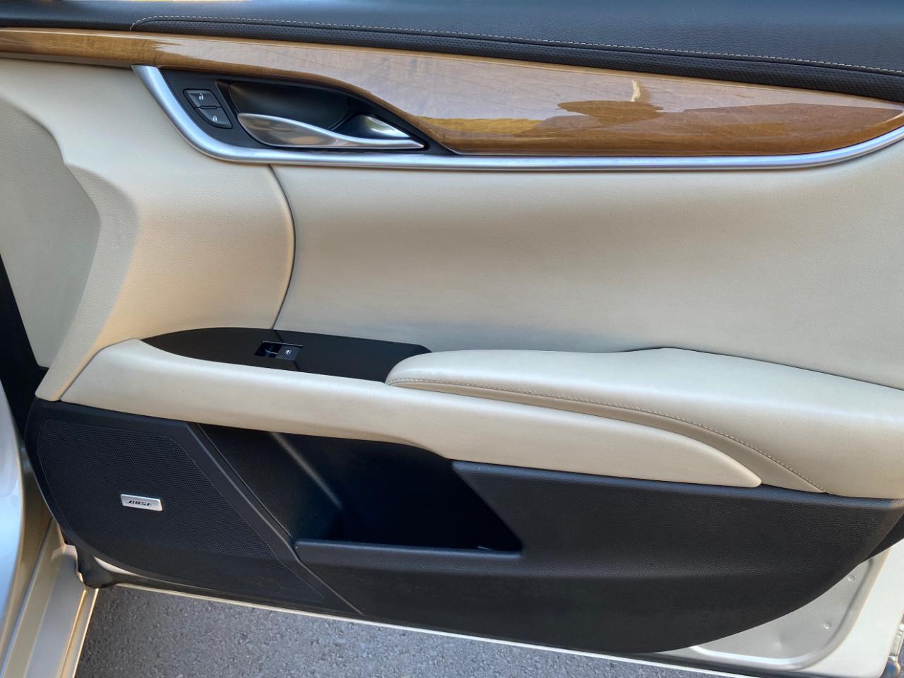 Cadillac XTS 4dr Sdn Luxury FWD 2018