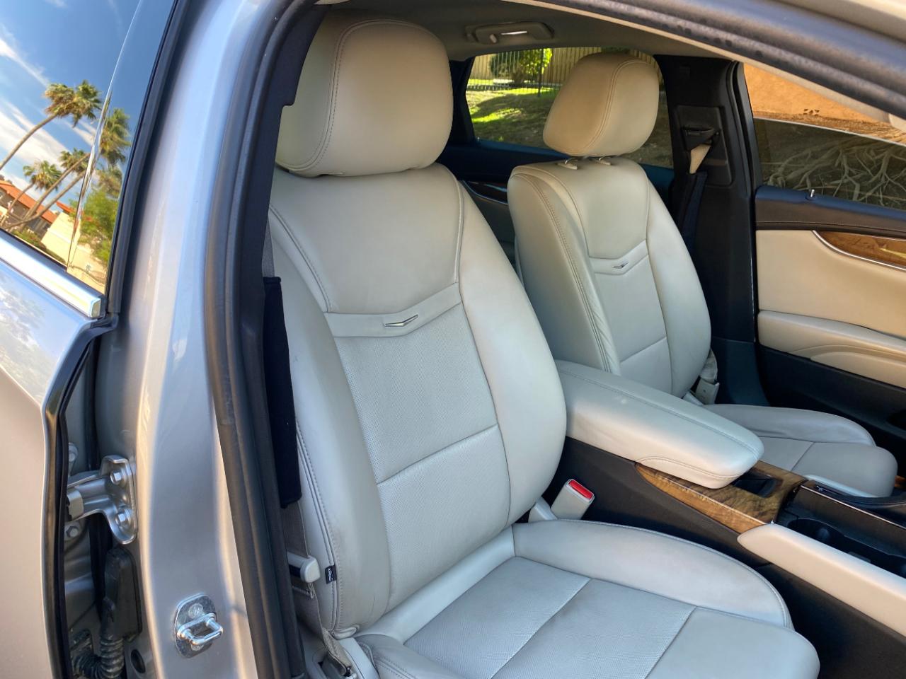 Cadillac XTS 4dr Sdn Luxury FWD 2018