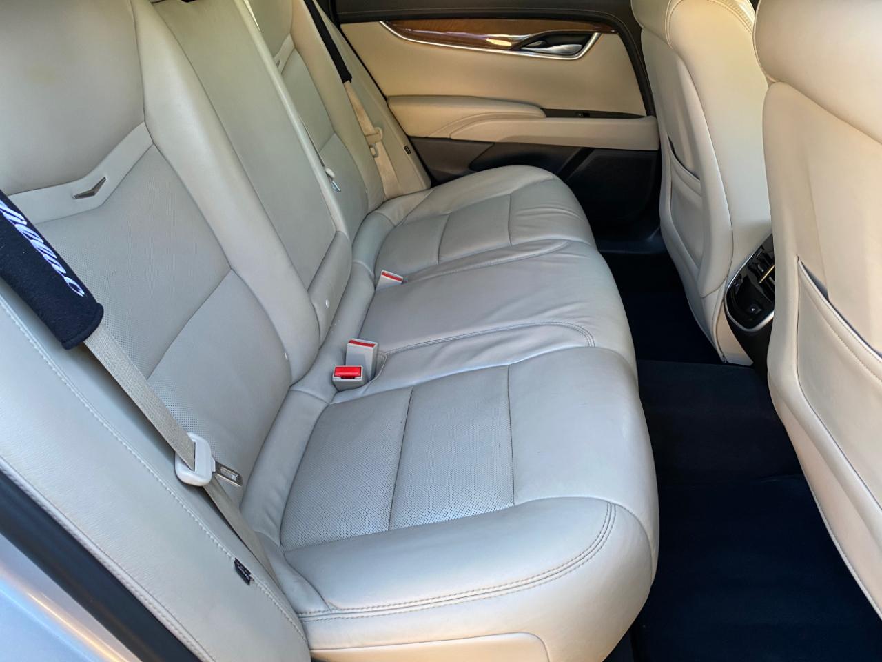 Cadillac XTS 4dr Sdn Luxury FWD 2018