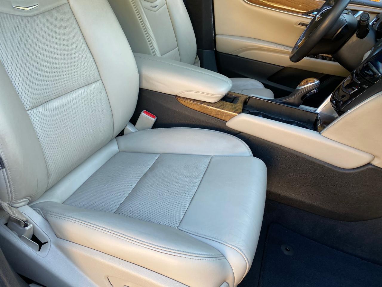 Cadillac XTS 4dr Sdn Luxury FWD 2018