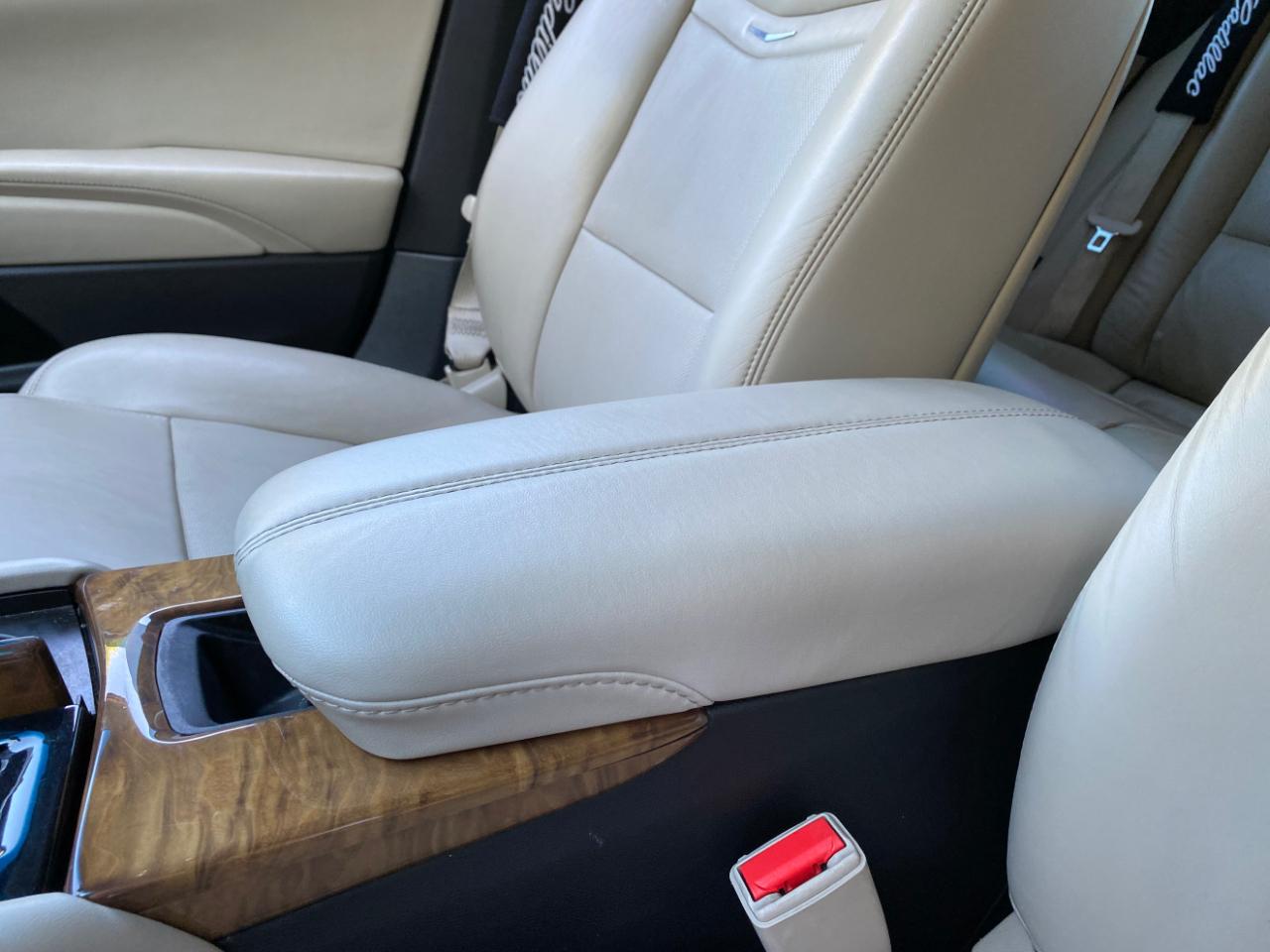 Cadillac XTS 4dr Sdn Luxury FWD 2018