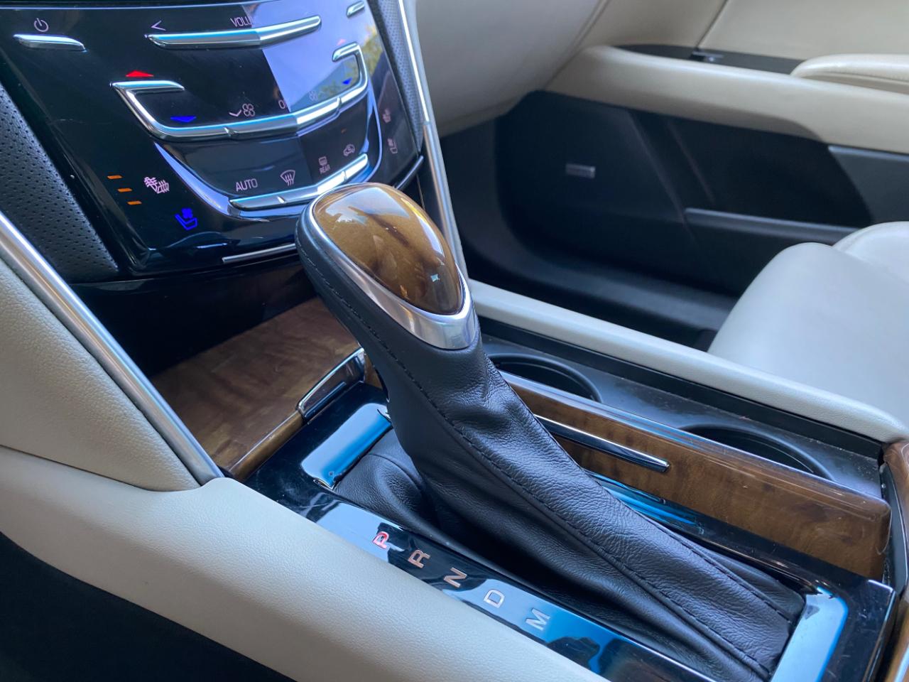 Cadillac XTS 4dr Sdn Luxury FWD 2018