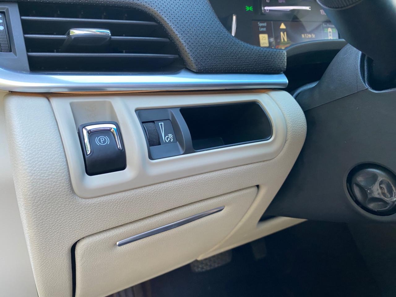 Cadillac XTS 4dr Sdn Luxury FWD 2018