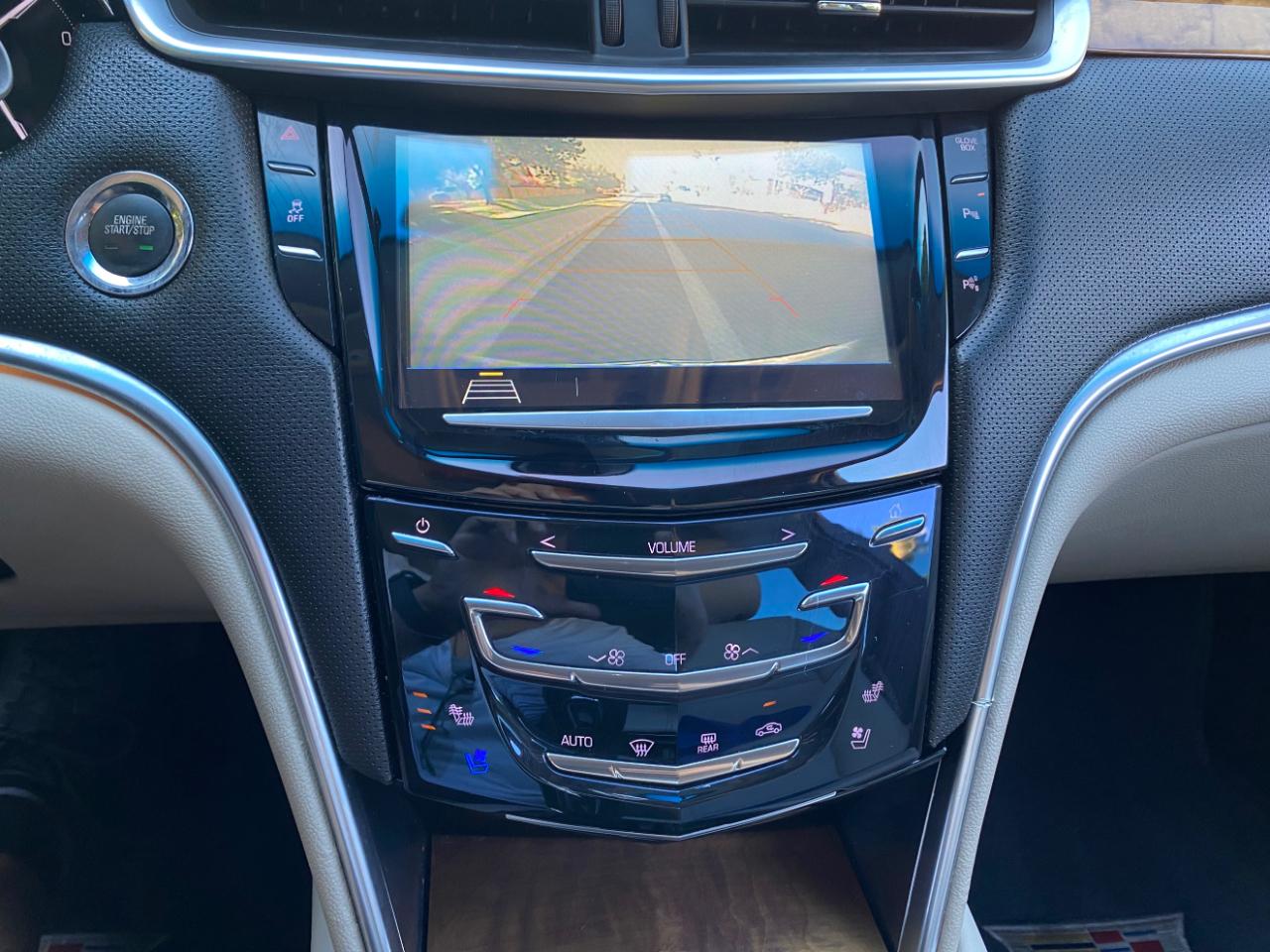 Cadillac XTS 4dr Sdn Luxury FWD 2018