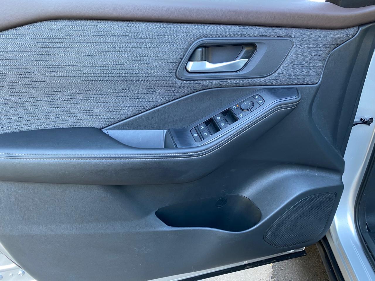 Nissan Rogue FWD SV 2021