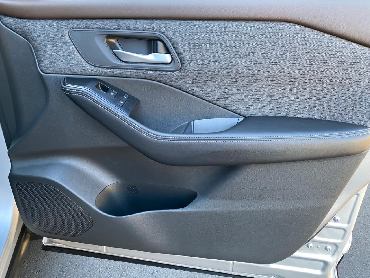 Nissan Rogue FWD SV 2021