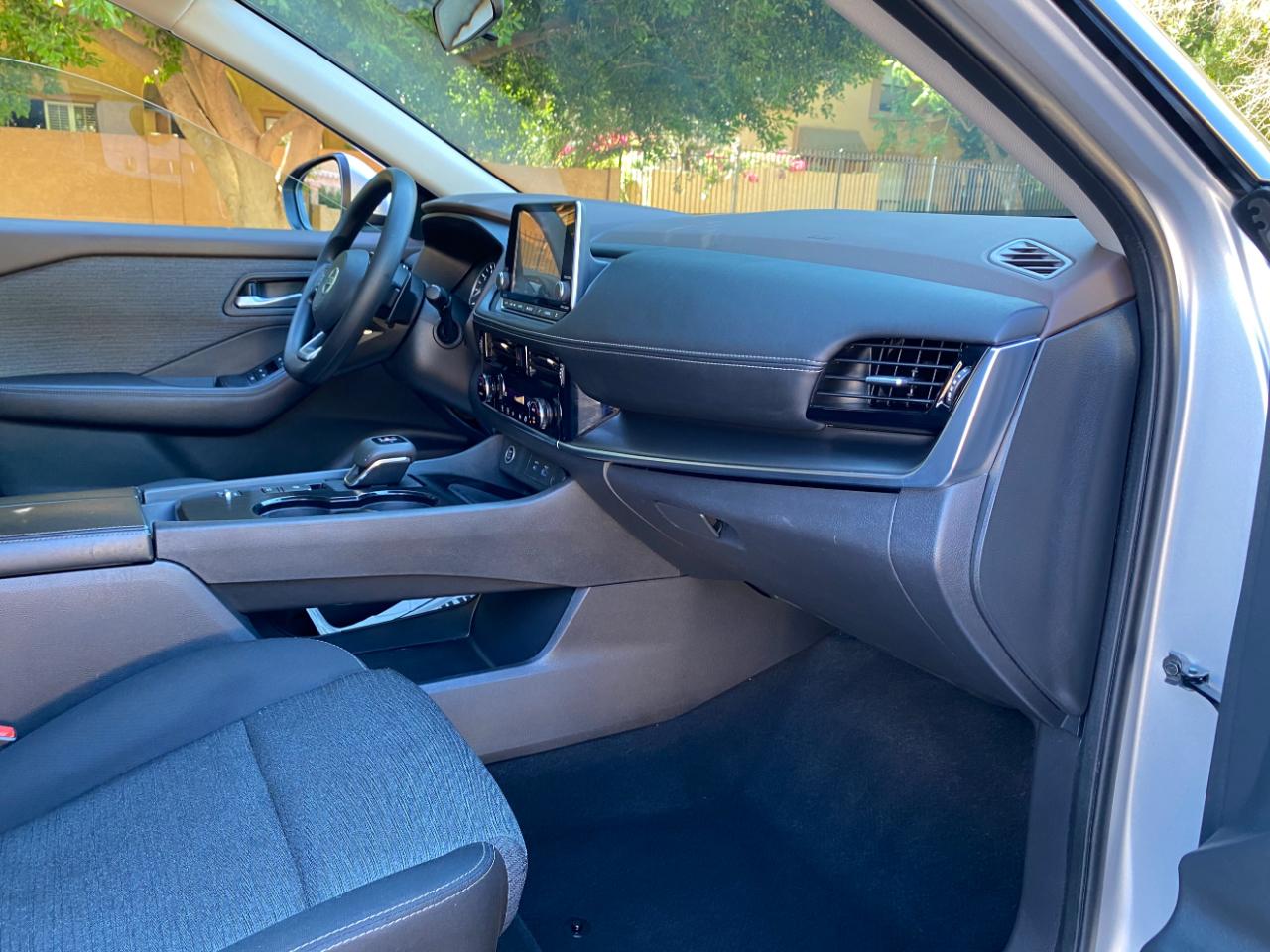 Nissan Rogue FWD SV 2021