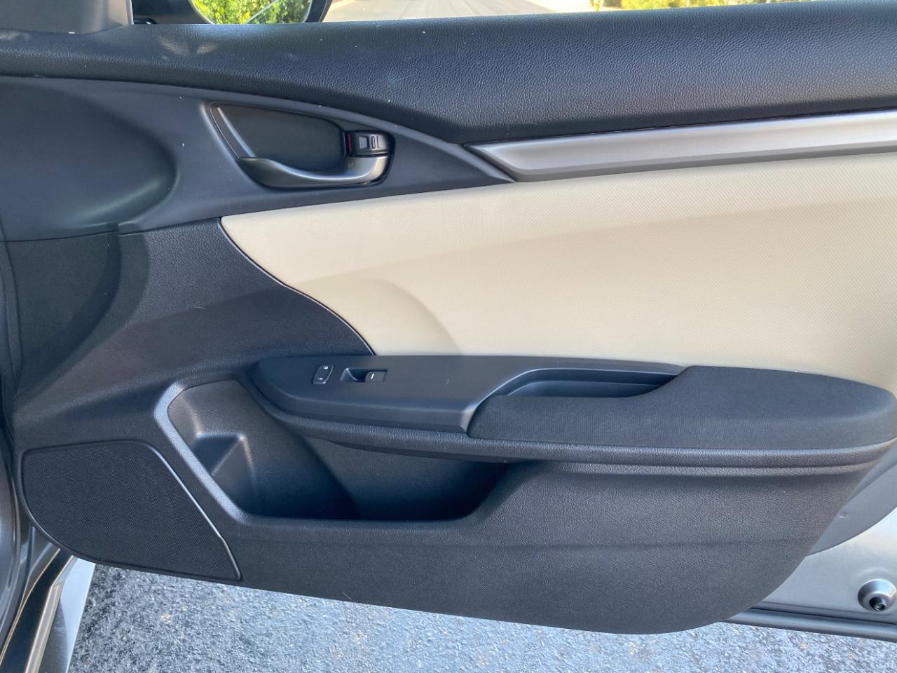 Honda Civic Hatchback Sport CVT 2017