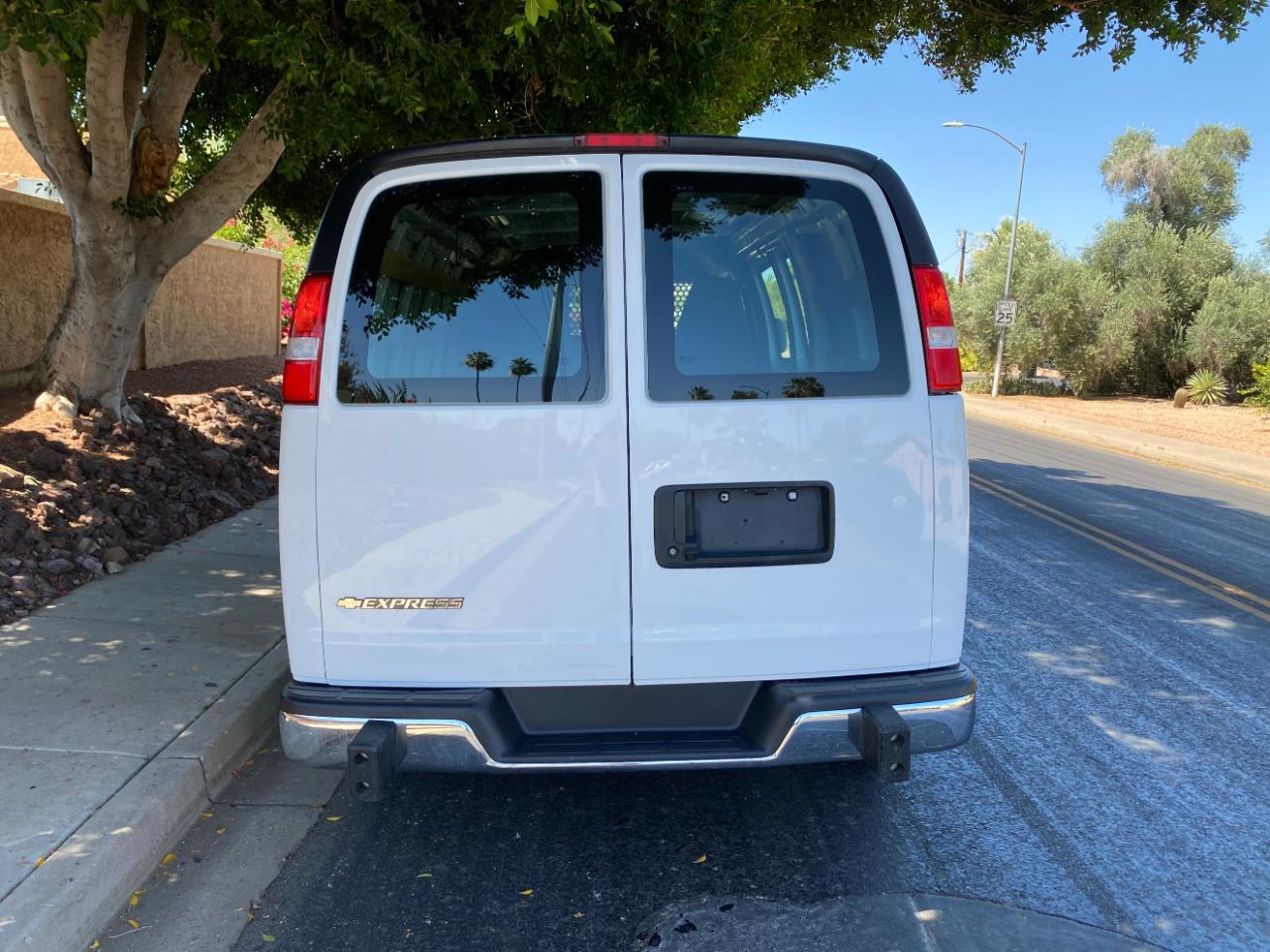 Chevrolet Express Cargo Van RWD 2500 135" 2024