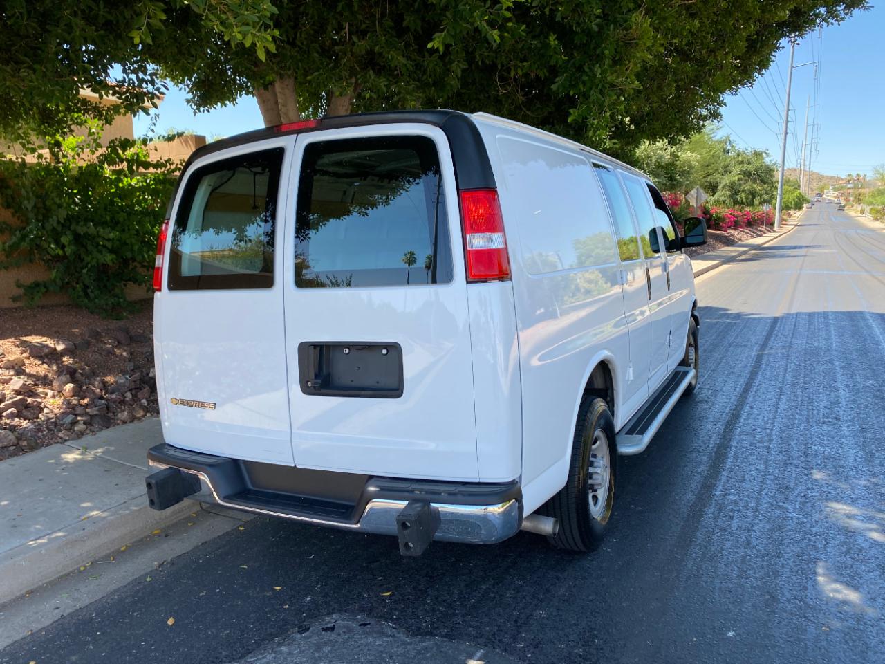 Chevrolet Express Cargo Van RWD 2500 135" 2024