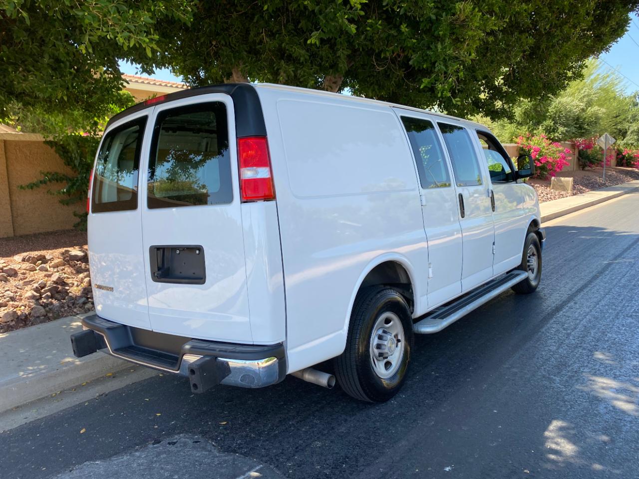 Chevrolet Express Cargo Van RWD 2500 135" 2024