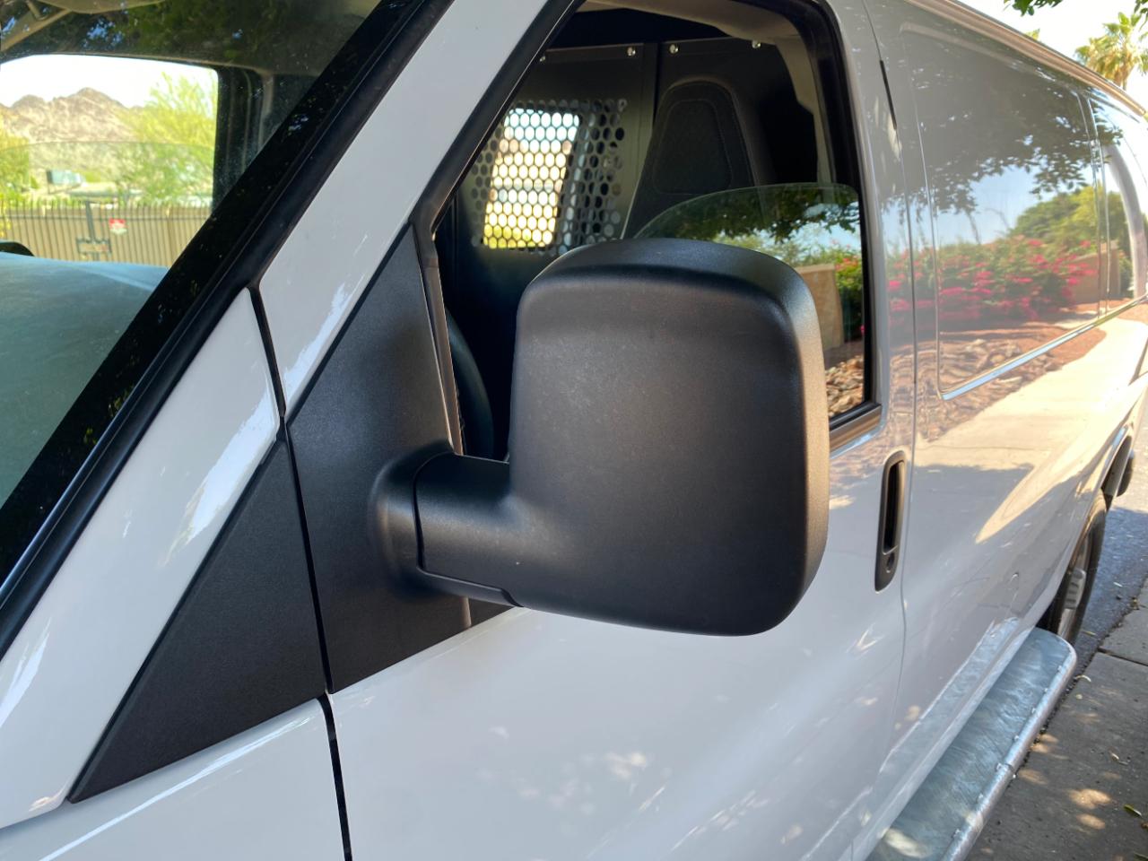 Chevrolet Express Cargo Van RWD 2500 135" 2024