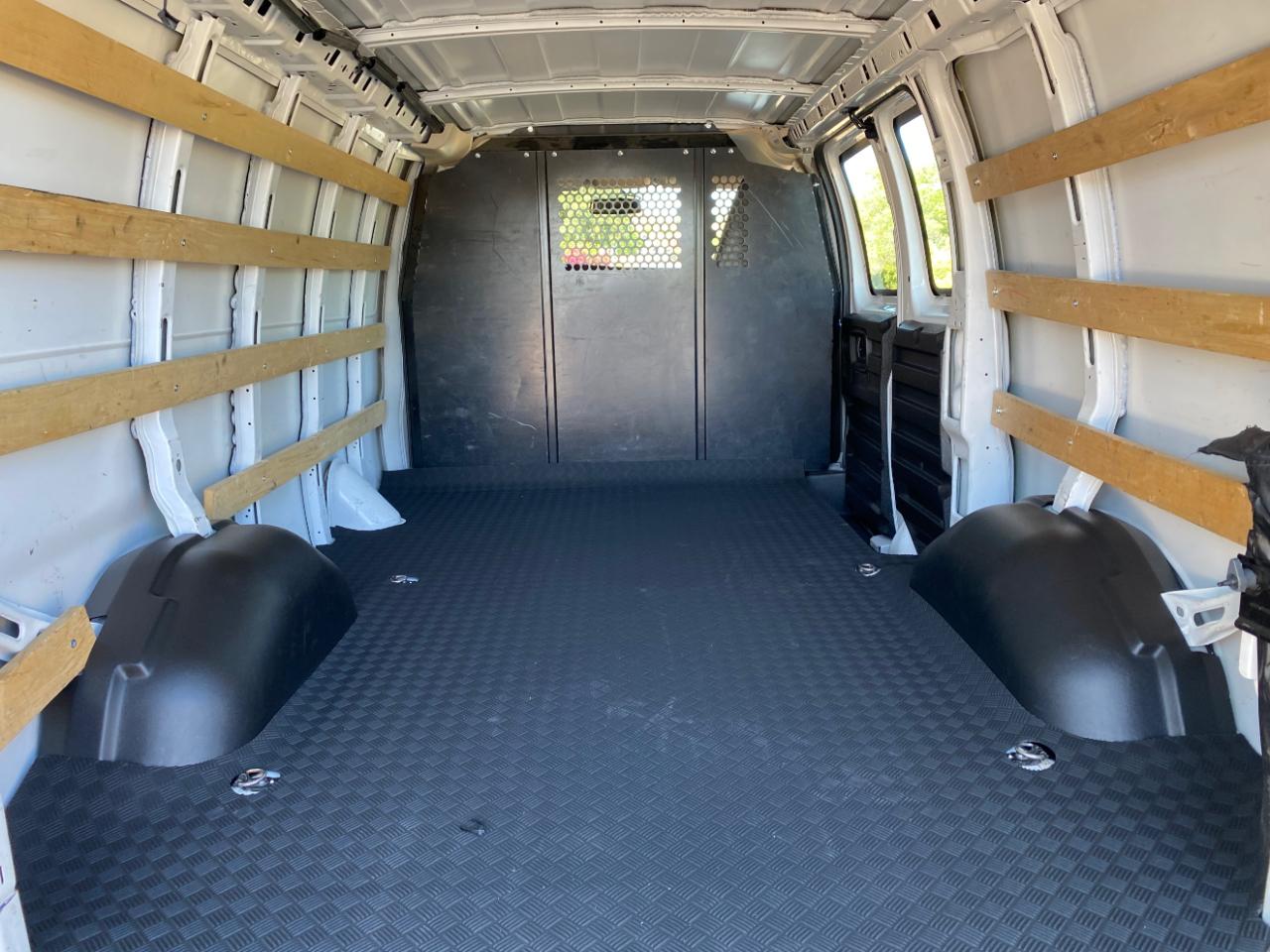 Chevrolet Express Cargo Van RWD 2500 135" 2024
