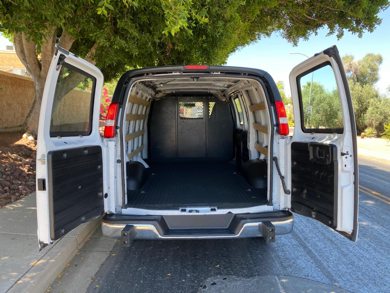 Chevrolet Express Cargo Van RWD 2500 135" 2024
