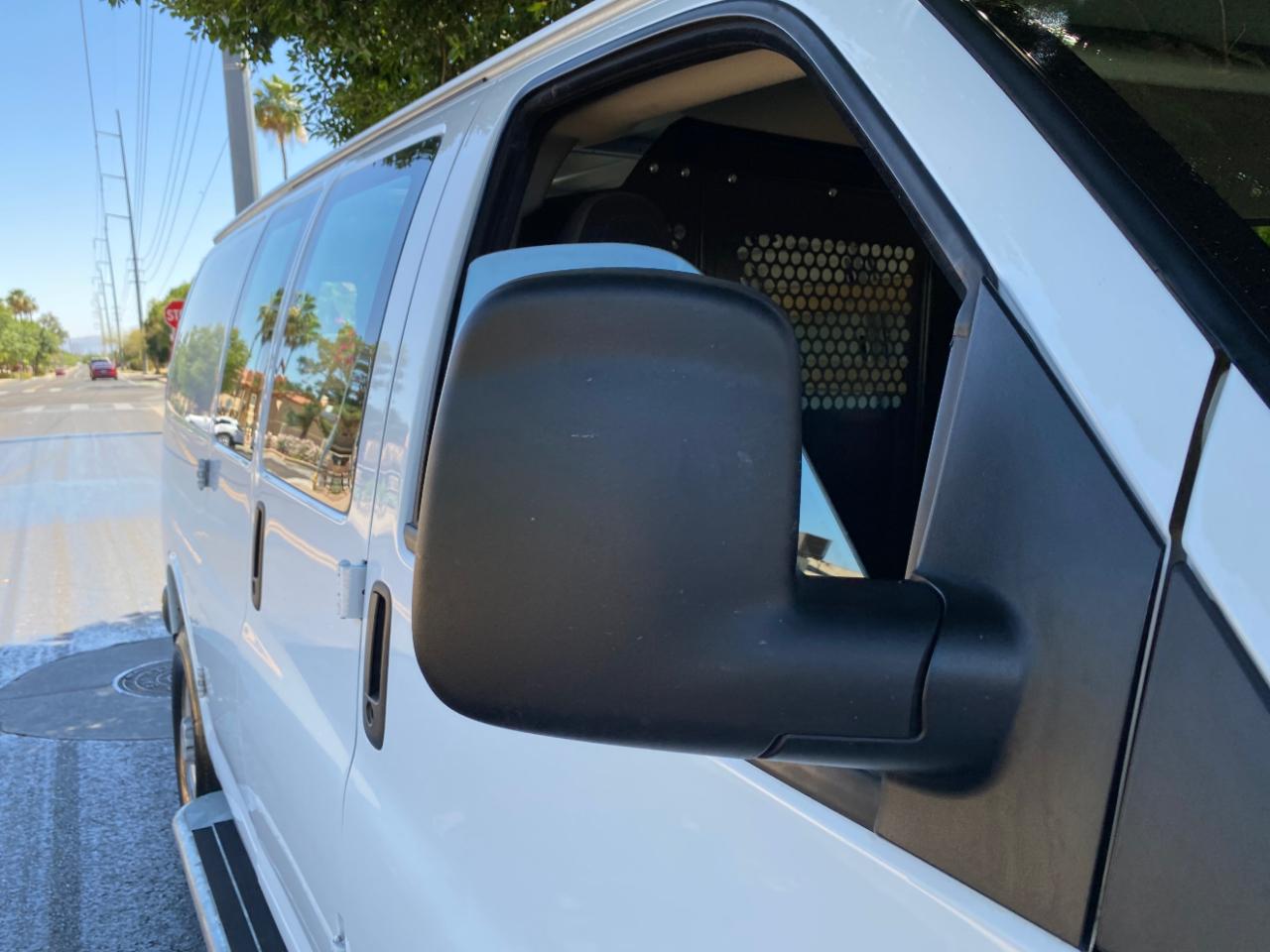 Chevrolet Express Cargo Van RWD 2500 135" 2024