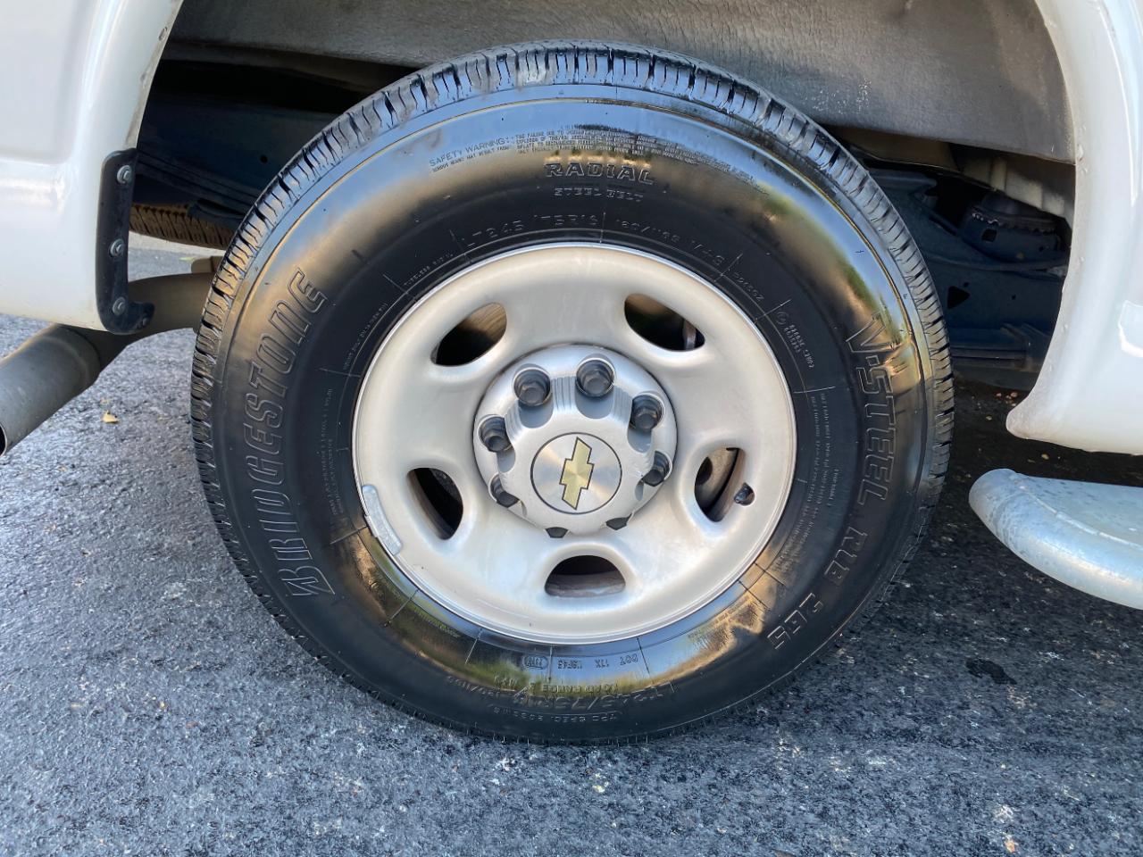 Chevrolet Express Cargo Van RWD 2500 135" 2024