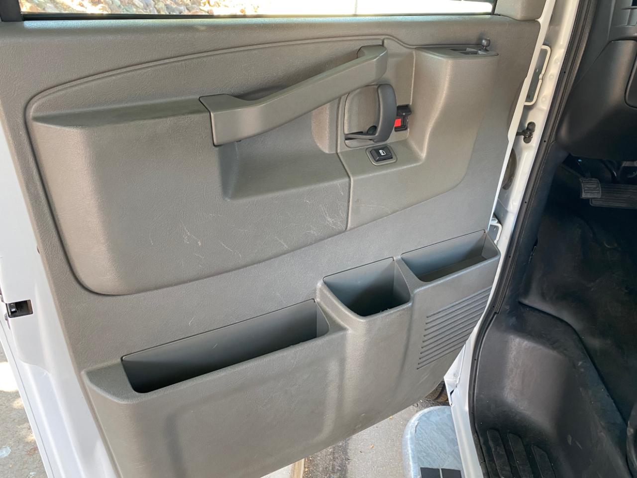 Chevrolet Express Cargo Van RWD 2500 135" 2024