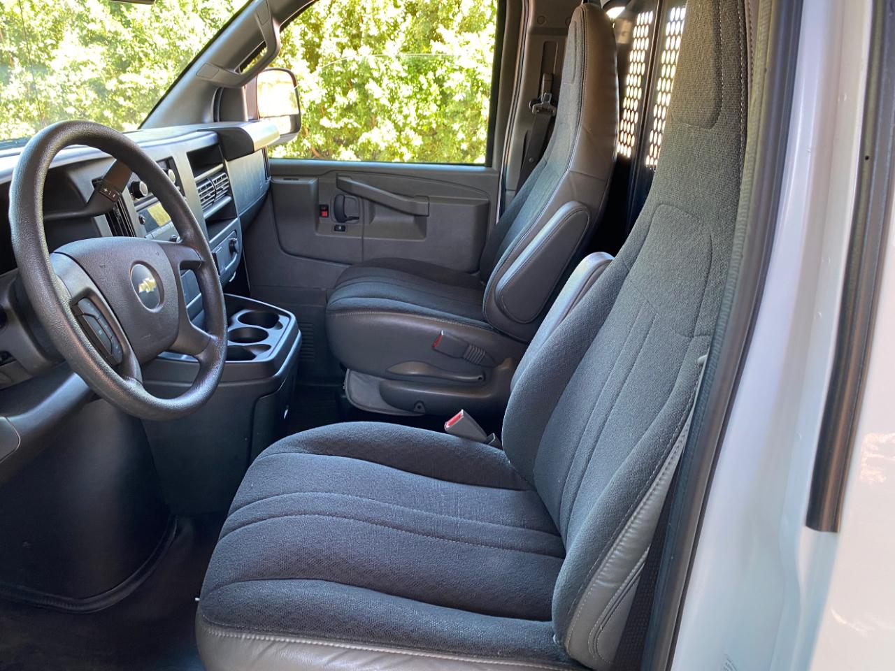 Chevrolet Express Cargo Van RWD 2500 135" 2024