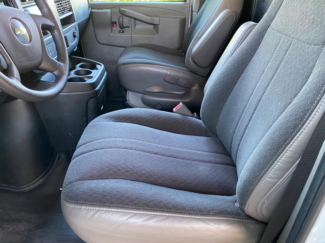 Chevrolet Express Cargo Van RWD 2500 135" 2024