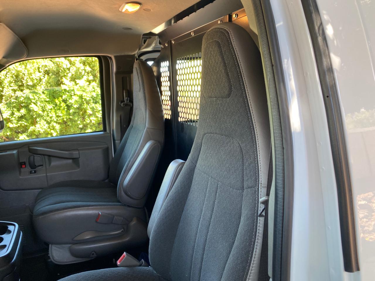Chevrolet Express Cargo Van RWD 2500 135" 2024