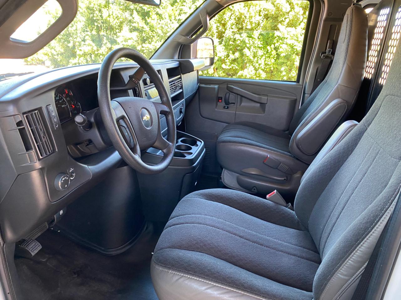 Chevrolet Express Cargo Van RWD 2500 135" 2024