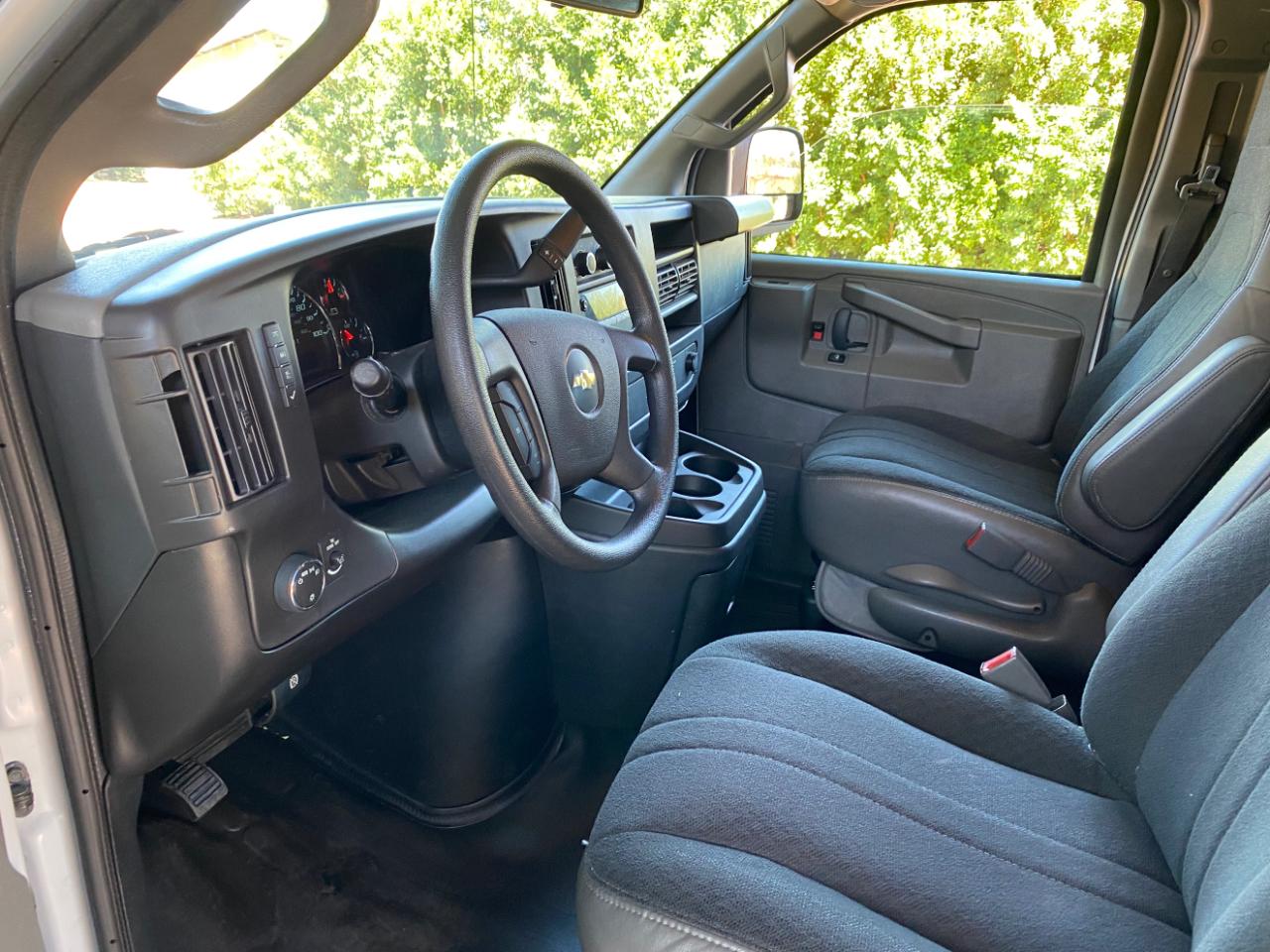 Chevrolet Express Cargo Van RWD 2500 135" 2024