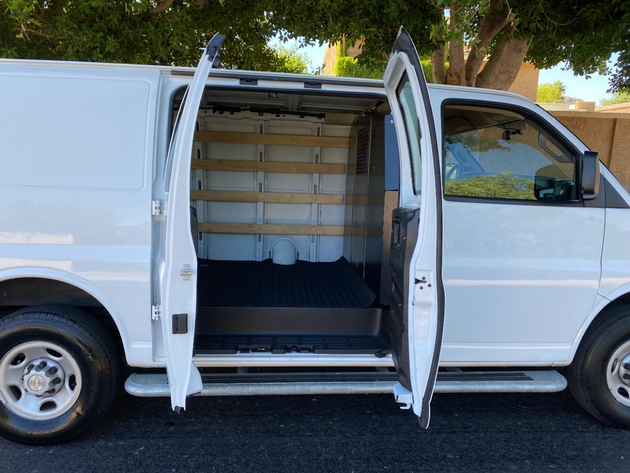 Chevrolet Express Cargo Van RWD 2500 135" 2024