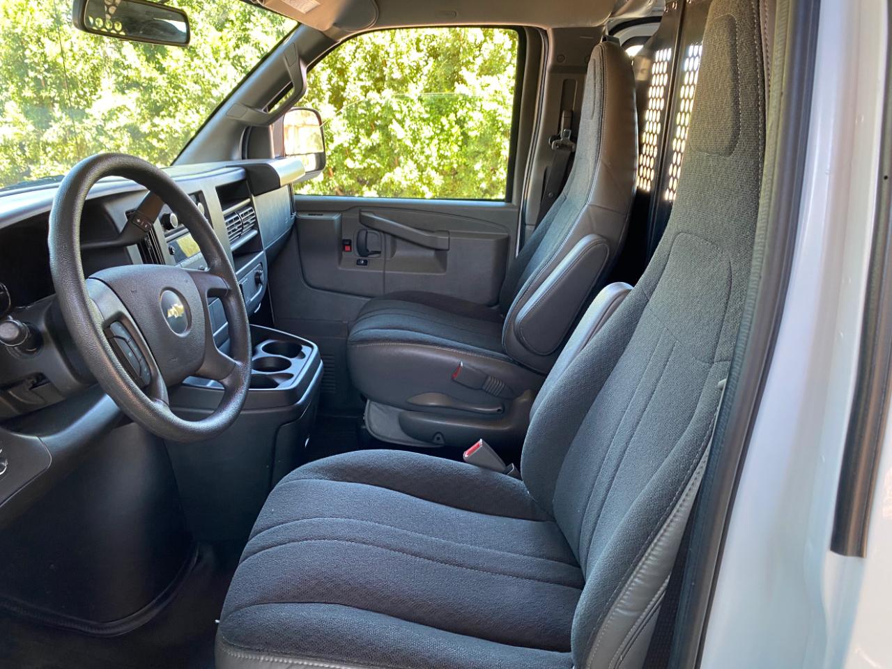 Chevrolet Express Cargo Van RWD 2500 135" 2024