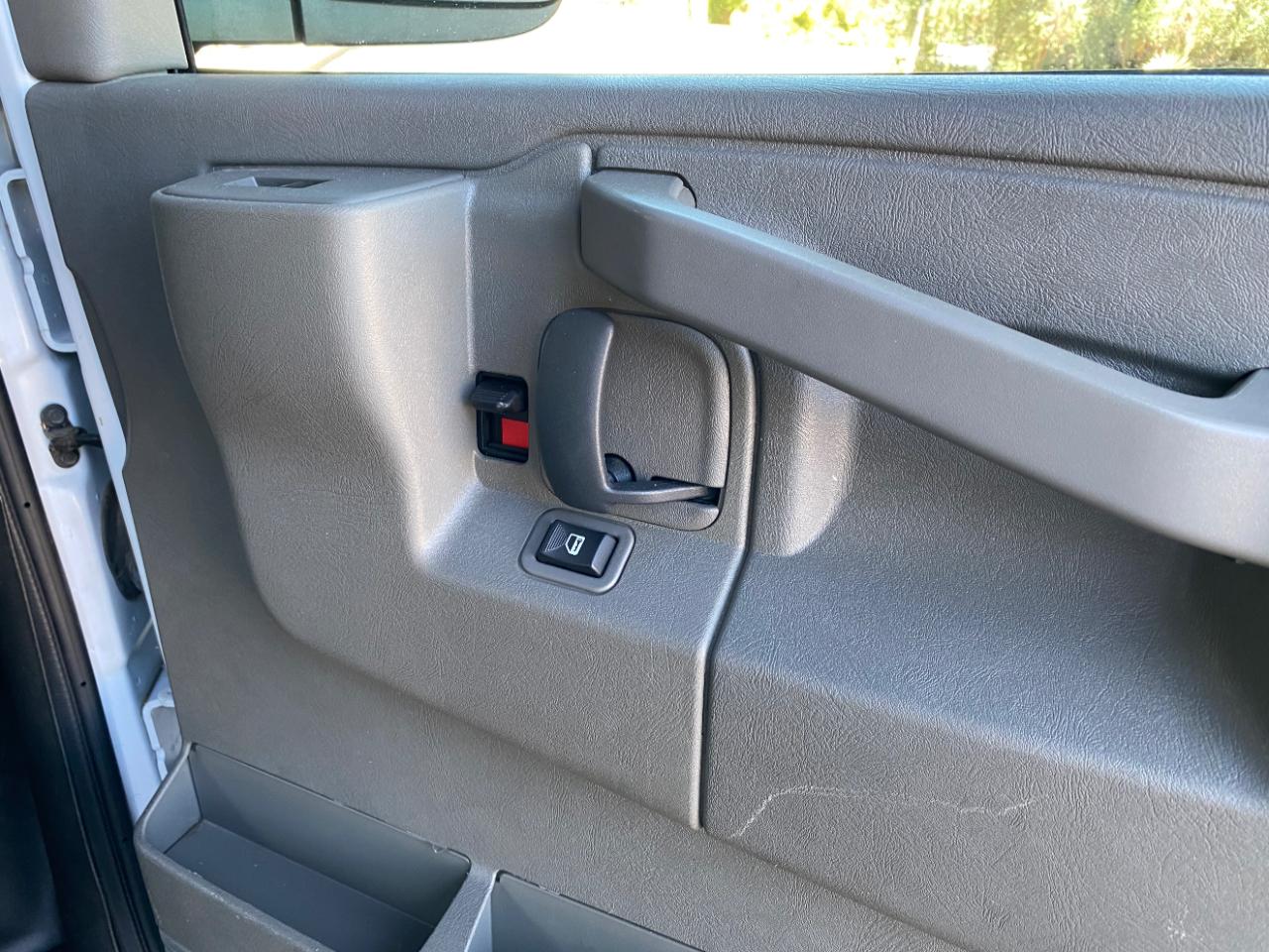 Chevrolet Express Cargo Van RWD 2500 135" 2024