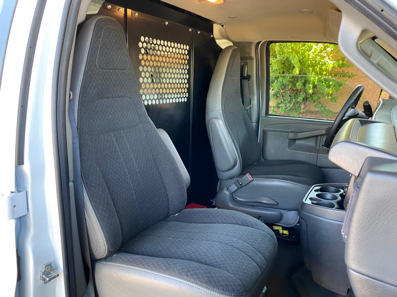 Chevrolet Express Cargo Van RWD 2500 135" 2024