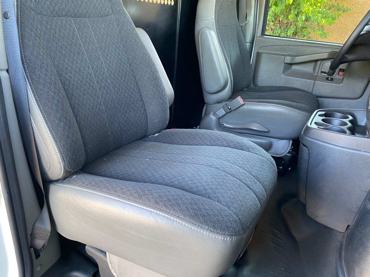 Chevrolet Express Cargo Van RWD 2500 135" 2024