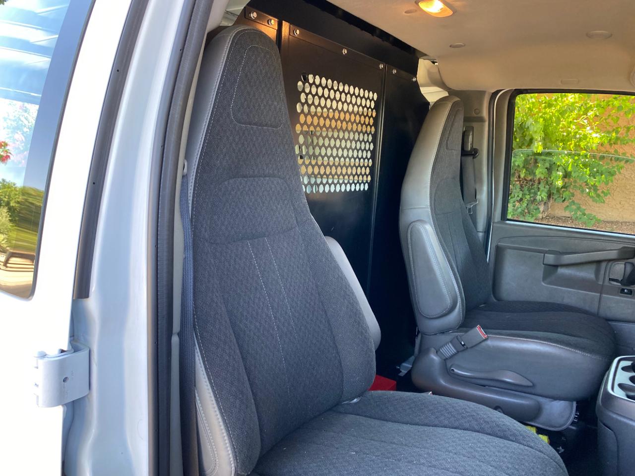 Chevrolet Express Cargo Van RWD 2500 135" 2024
