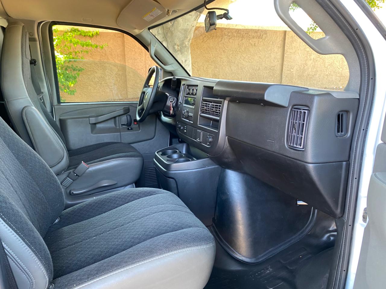 Chevrolet Express Cargo Van RWD 2500 135" 2024
