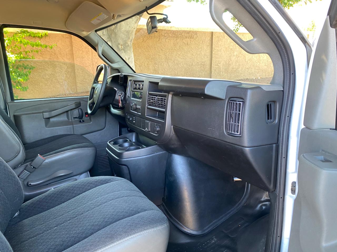 Chevrolet Express Cargo Van RWD 2500 135" 2024