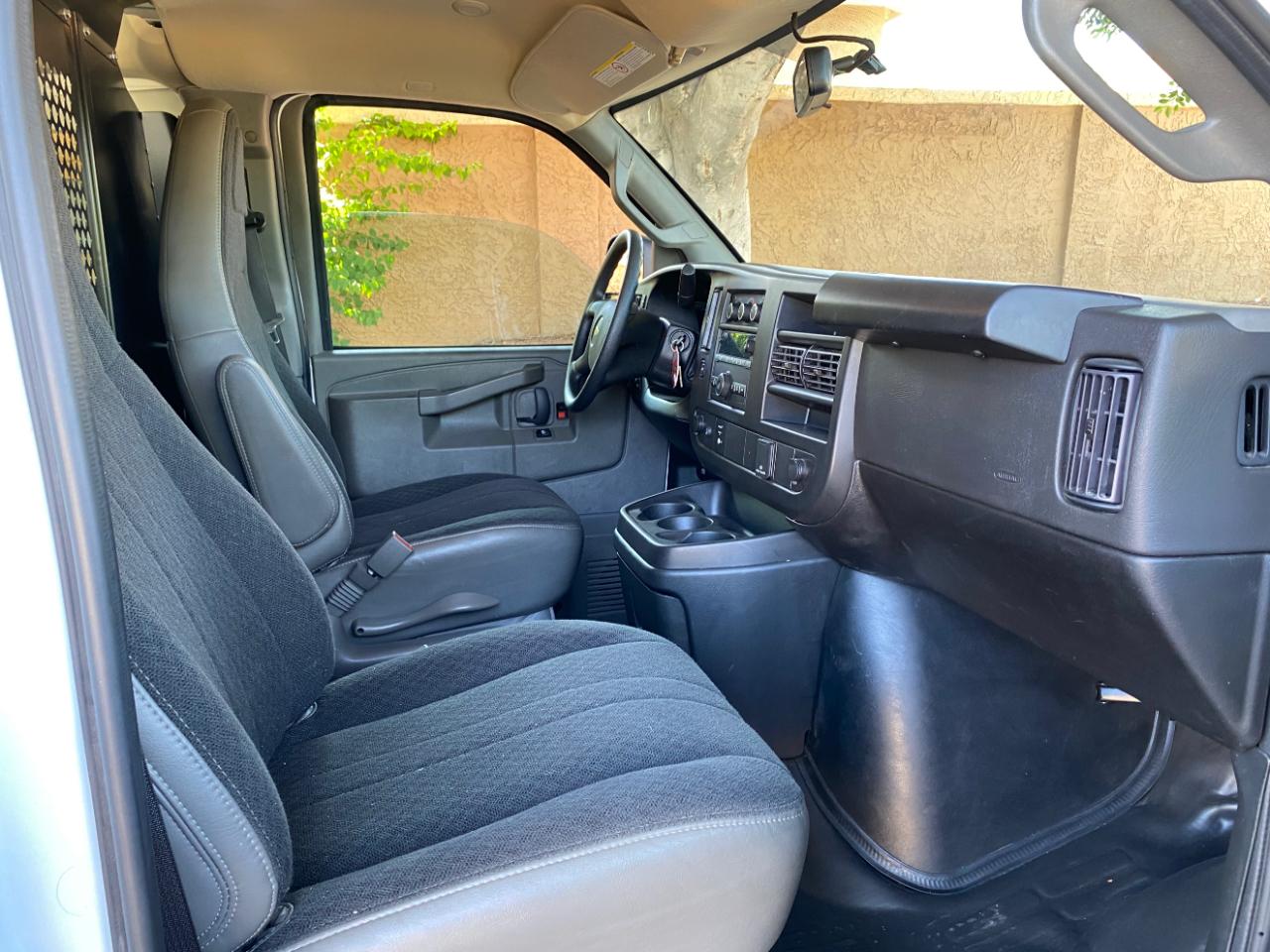 Chevrolet Express Cargo Van RWD 2500 135" 2024