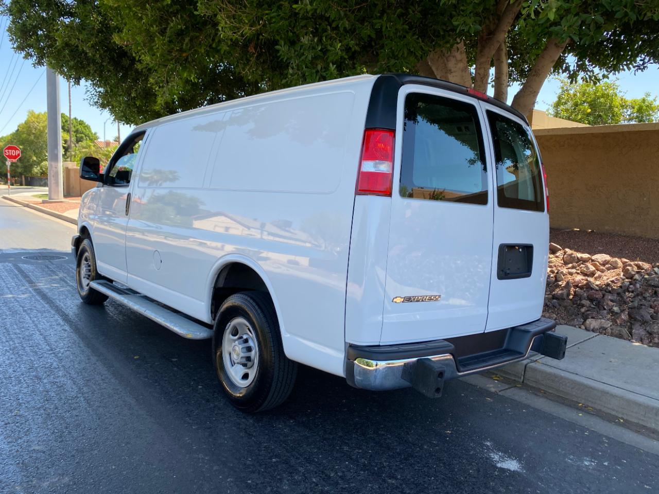 Chevrolet Express Cargo Van RWD 2500 135" 2024