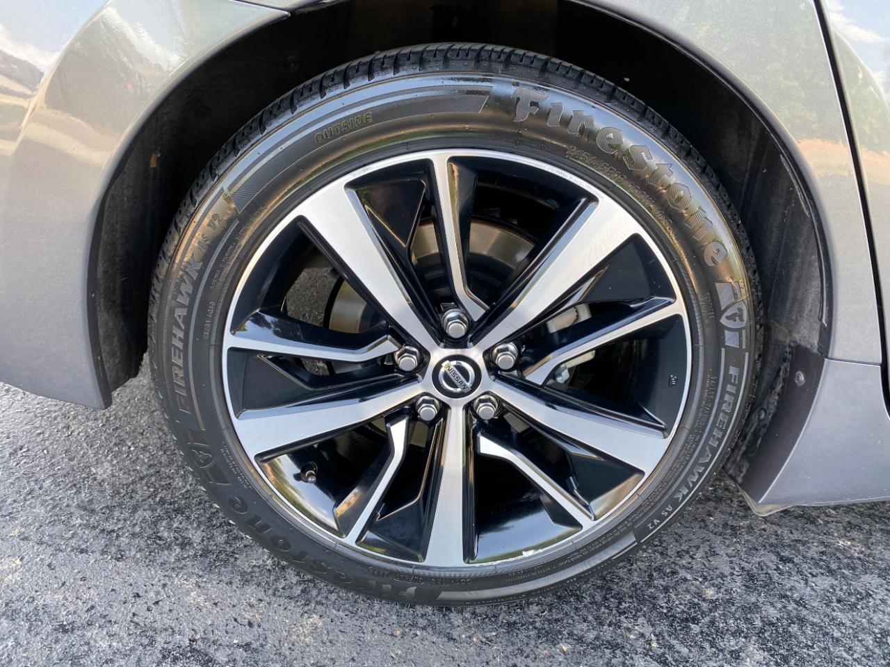 Nissan Maxima SV CVT 2022
