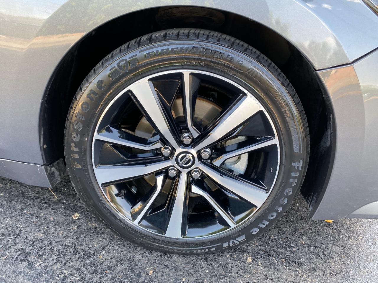 Nissan Maxima SV CVT 2022
