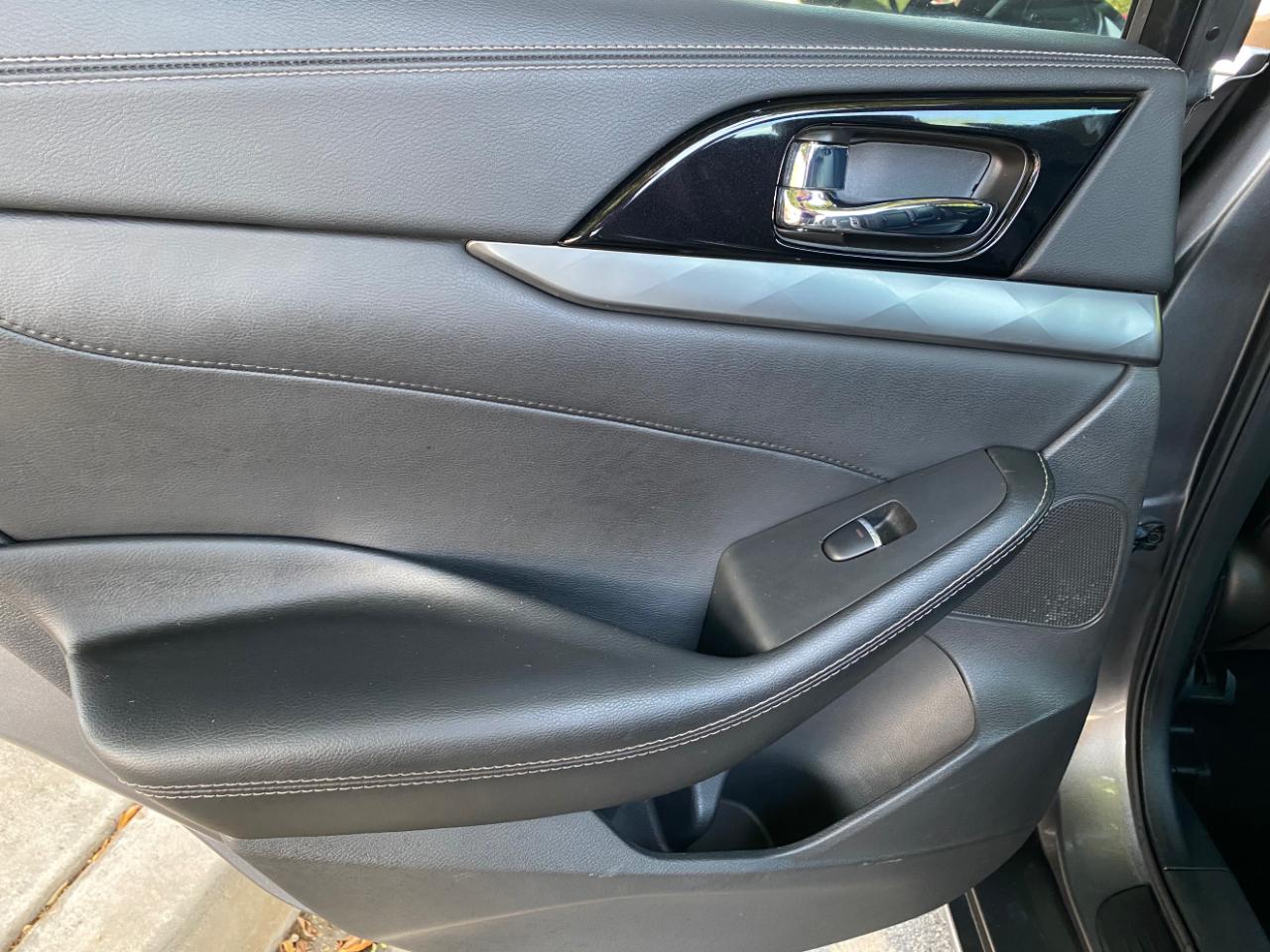 Nissan Maxima SV CVT 2022