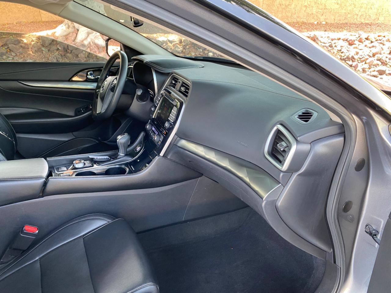 Nissan Maxima SV CVT 2022
