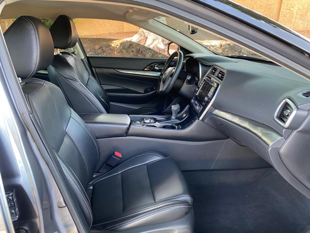 Nissan Maxima SV CVT 2022