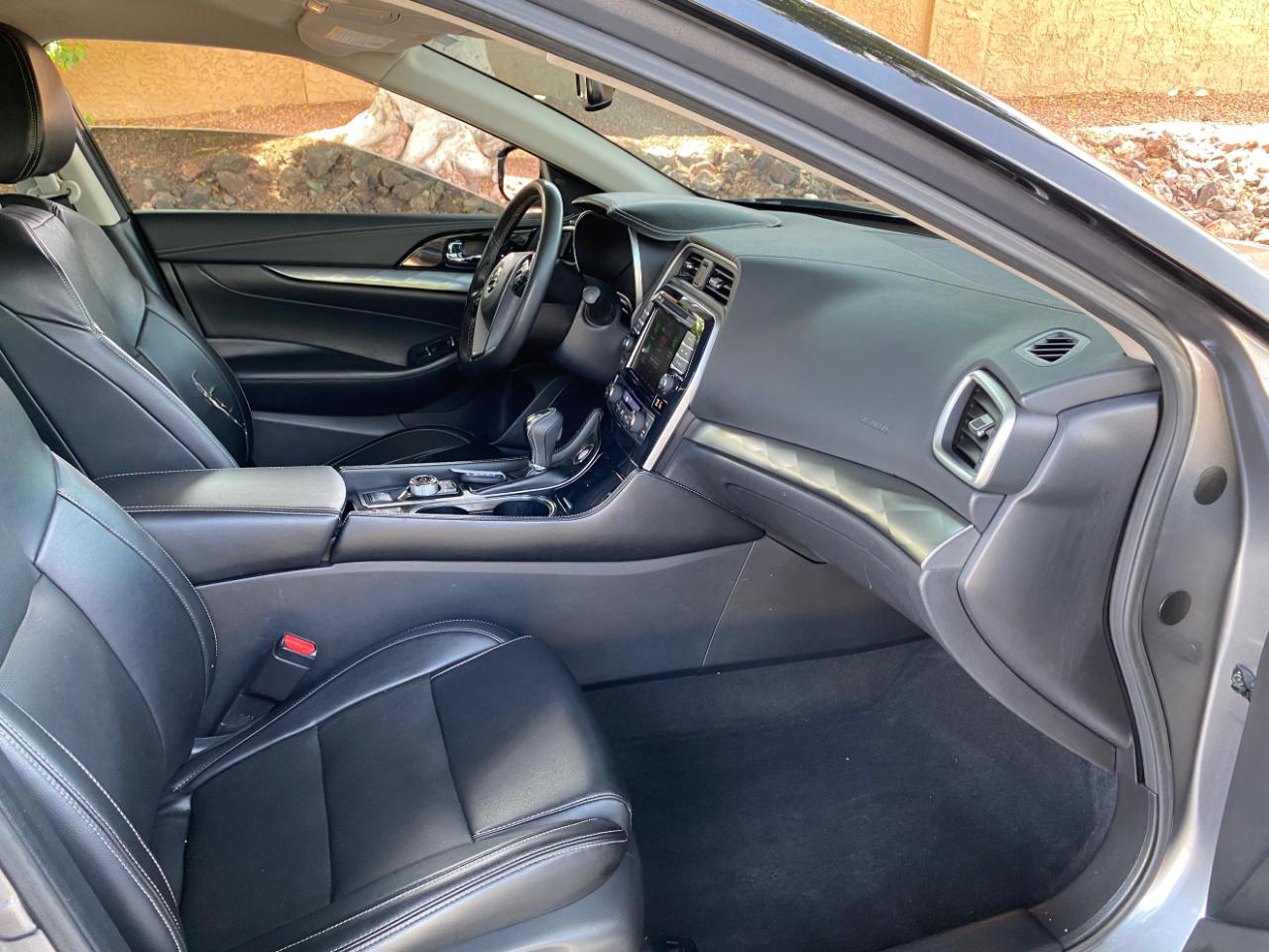 Nissan Maxima SV CVT 2022