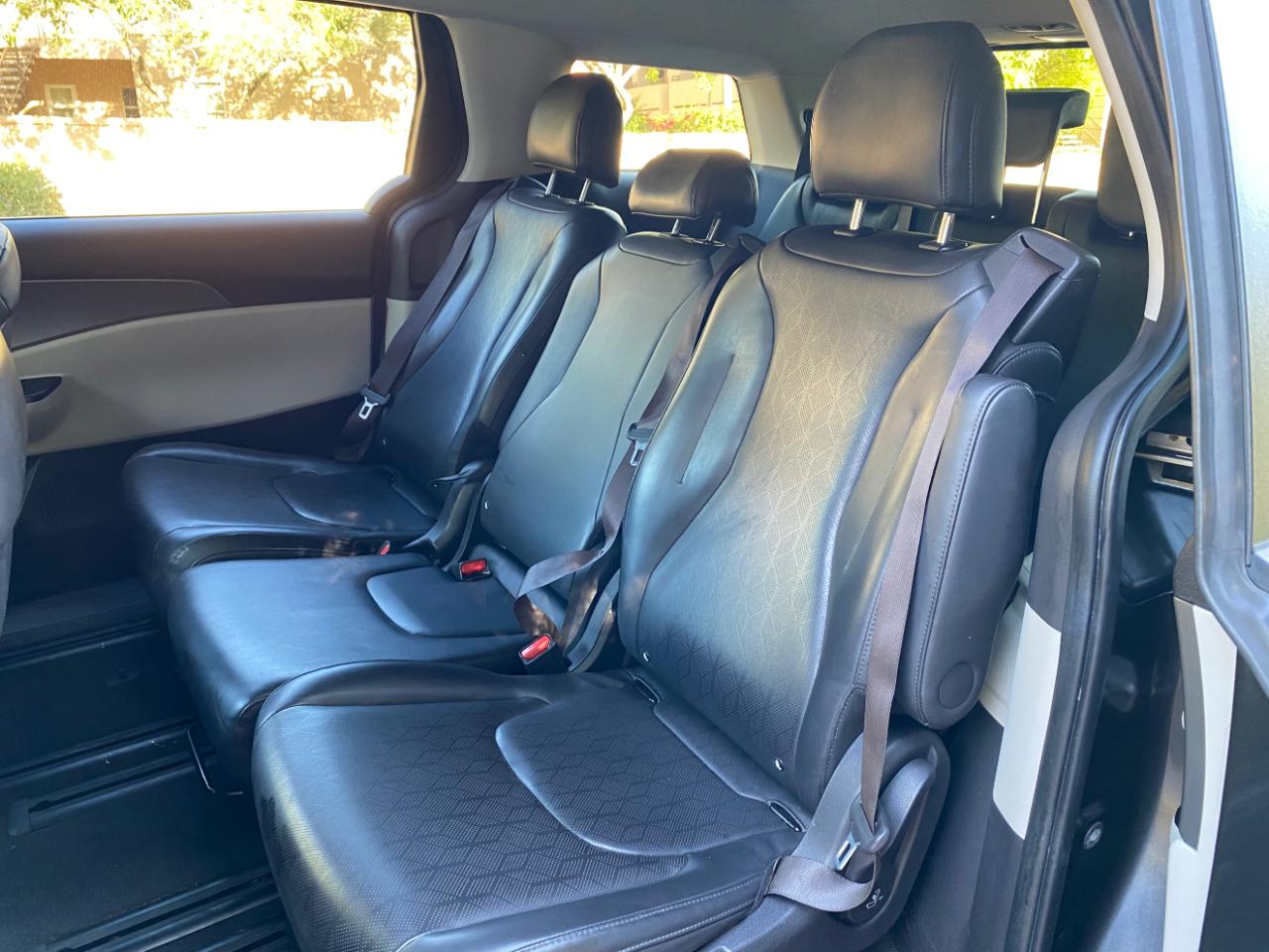Kia Carnival LXS FWD 2022