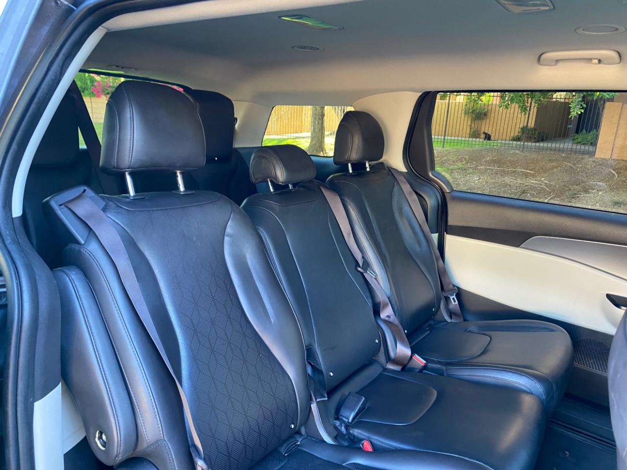Kia Carnival LXS FWD 2022