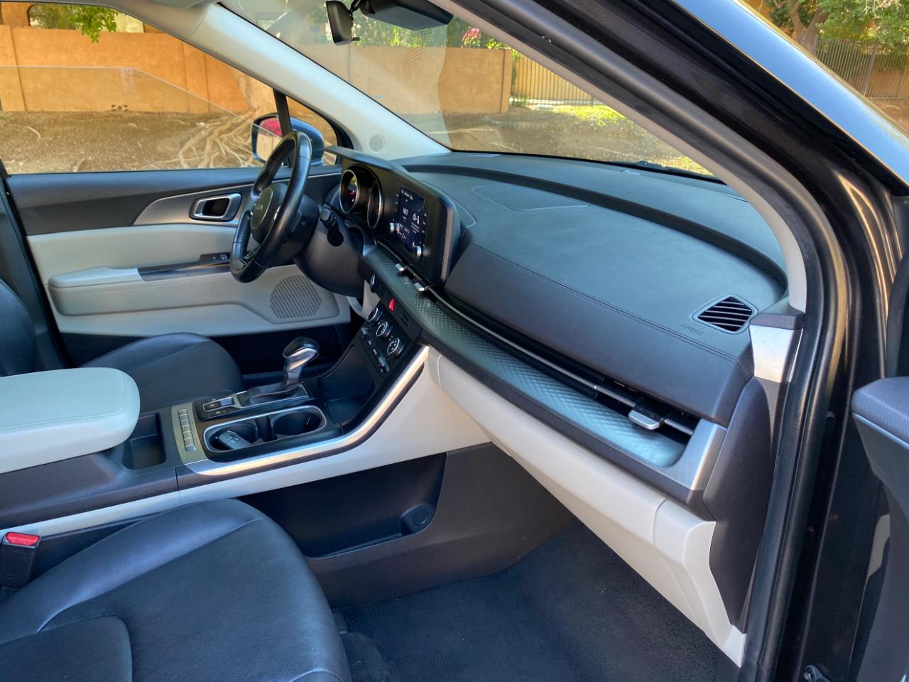 Kia Carnival LXS FWD 2022